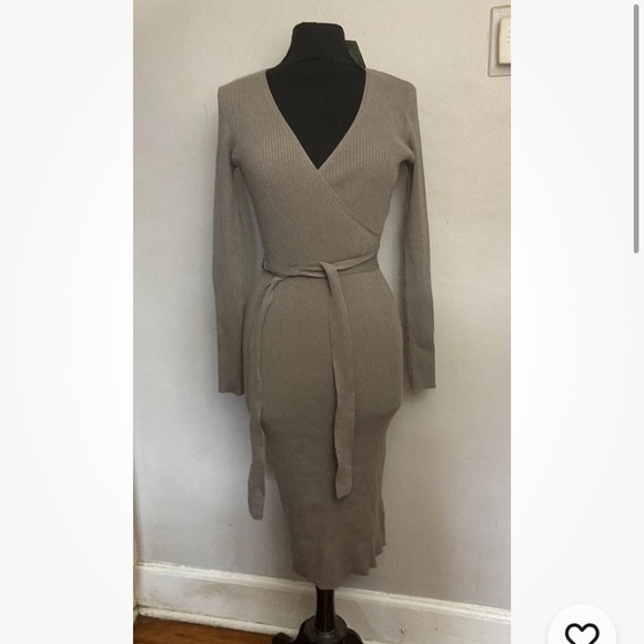 H&M Dresses & Skirts - 5-23 H&M Ribbed Sweater dress Belted Midi Medium NWT Bodycon